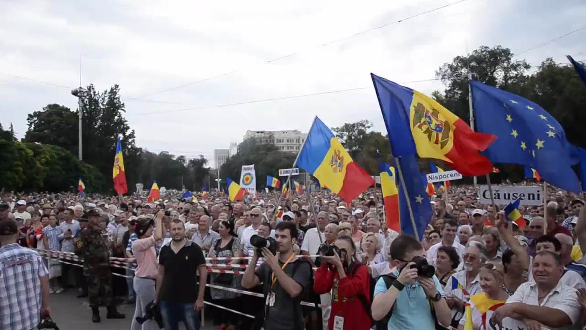 Moldova: Tens of thousands fill Chisinau anti-govt rally