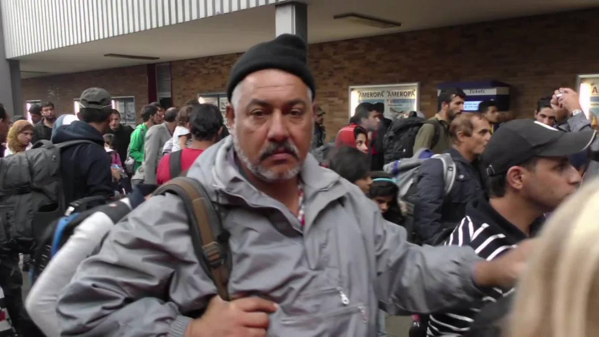Germany: Munich "centre" of refugee crisis but other cities need to help - Munich police