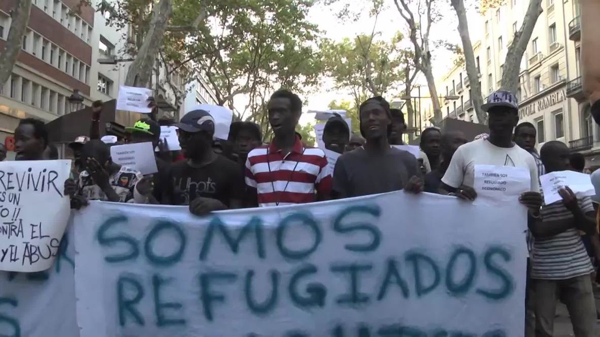 Spain: Refugees protest police brutality and racial profiling in Barcelona