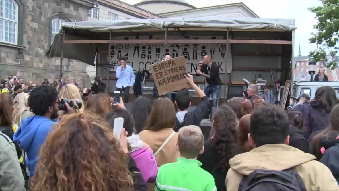 Denmark: Tens of thousands gather in support of refugees