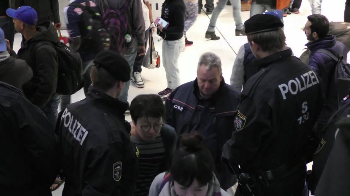 Austria: Police prevent refugees reaching platforms at Salzburg train station