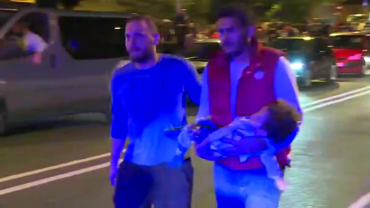Austria: Tensions high as refugee scuffles erupt at blocked border