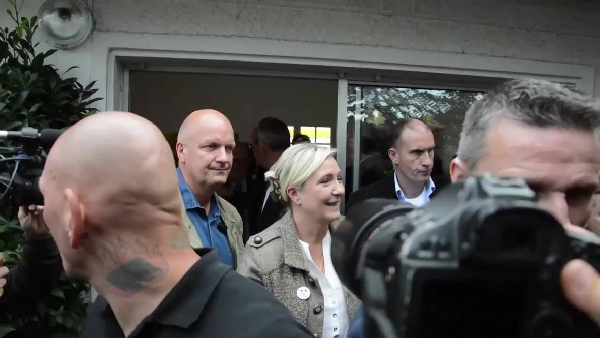 France: Le Pen rails at Roma community and TTIP at Brittany farming expo