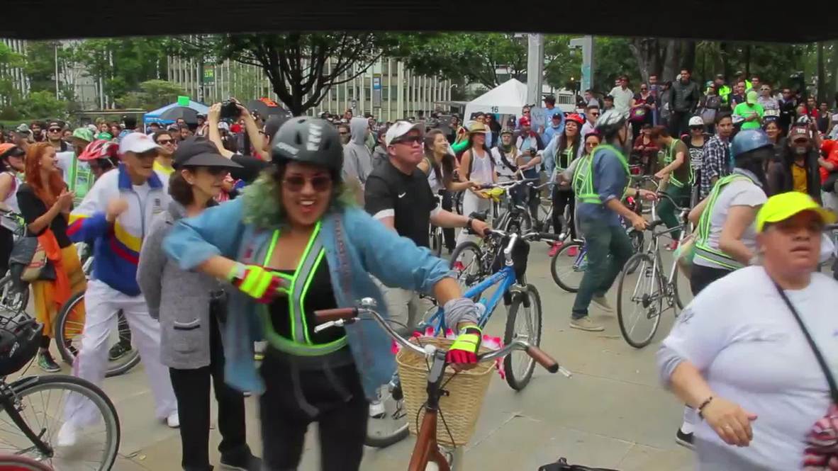 Colombia: Bogota bicycle rally celebrates 'Car-Free Day'