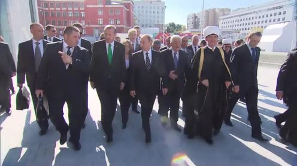 Russia: Grand Mufti Gaynetdin shows Putin around new Moscow Cathedral Mosque