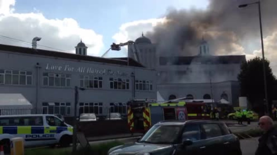 UK: Blaze breaks out at Baitul Futuh Mosque, one of Europe's biggest