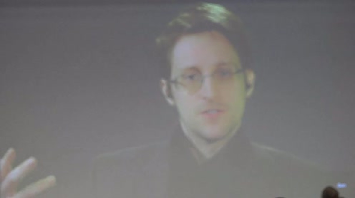 Germany: Snowden calls on tech community to "unionise"