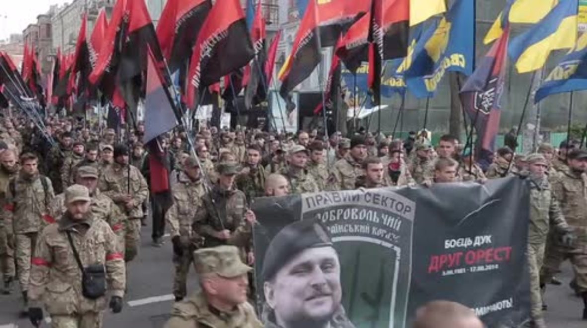 Ukraine: Svoboda leader Tyahnybok joins nationalist marchers in Kiev
