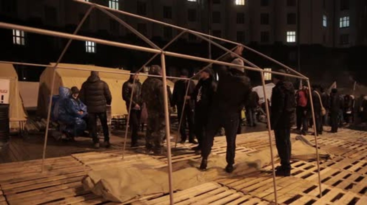 Ukraine: Radical Party set up own mini-Maidan outside gov building