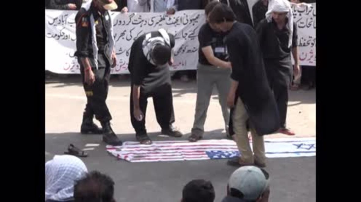 Pakistan: US and Israeli flags burn at Karachi Ashura rally