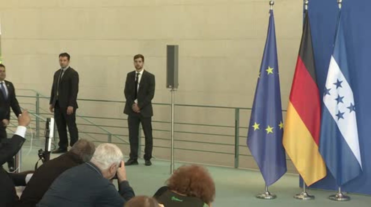 Germany: EU refugee crisis can be solved through Turkey cooperation - Merkel