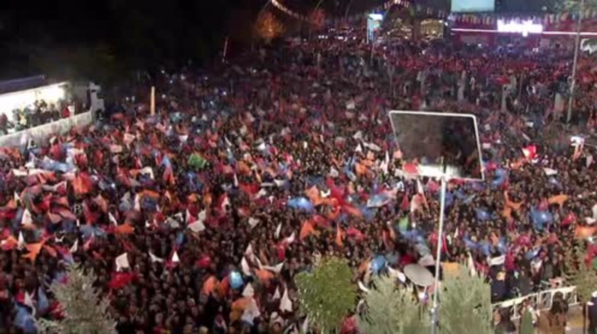 Turkey: Davutoglu calls for a new constitution after election victory