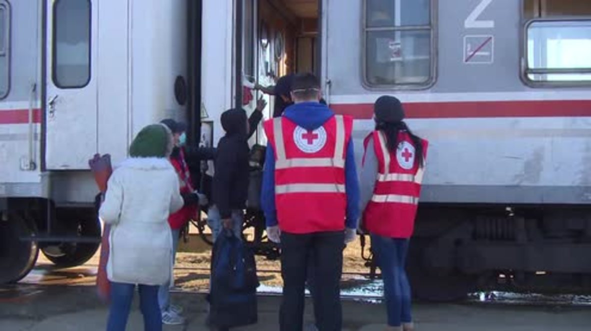 Croatia: Thousands of refugees arrive at winter camp in Slavonski Brod