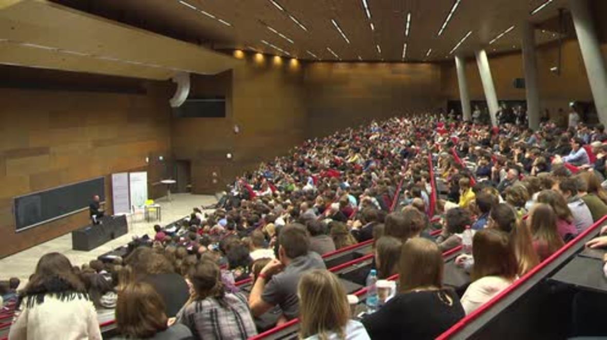 Austria: Varoufakis talks money and power at Vienna university