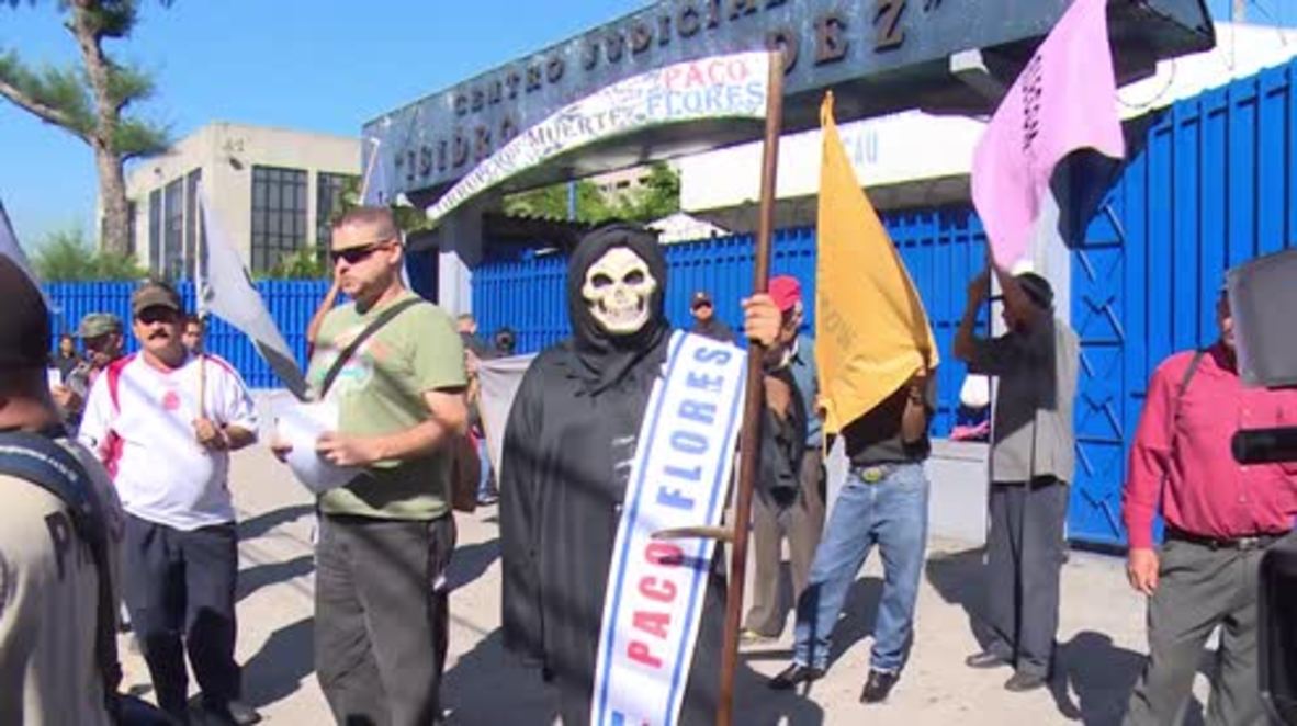 El Salvador: Ex-president Francisco Flores attends court to face corruption charges