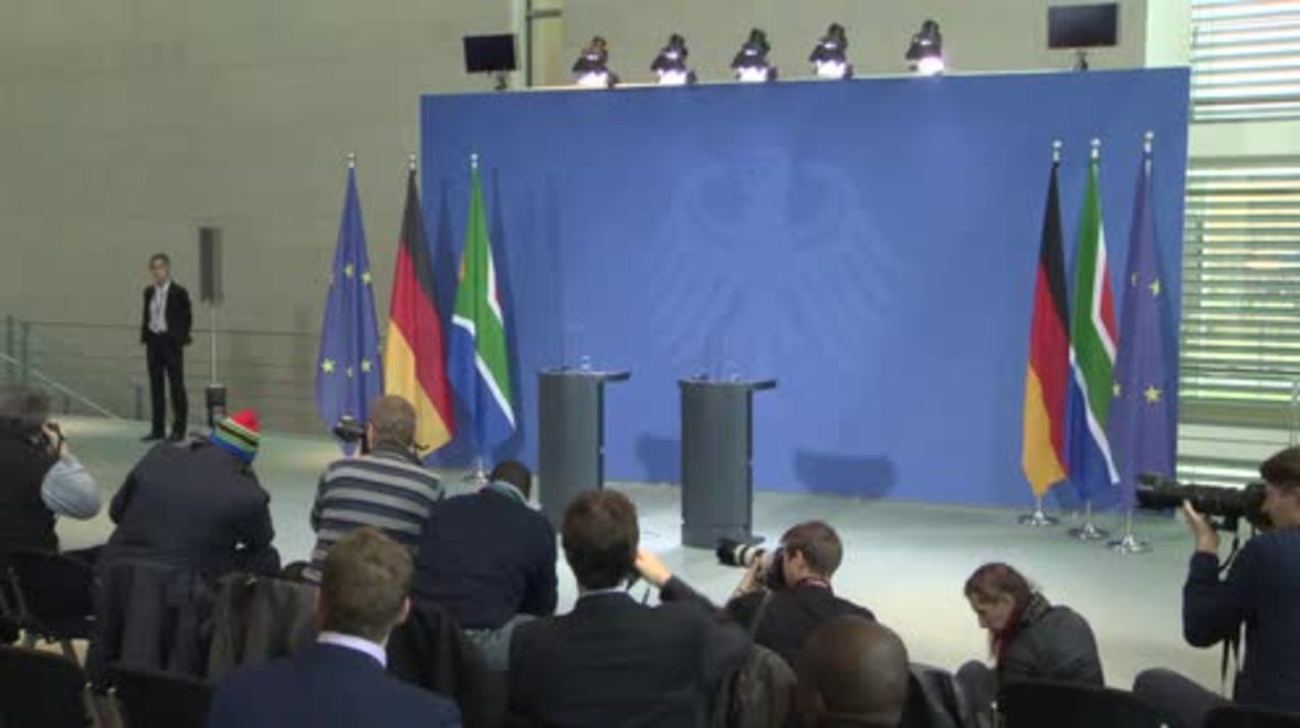 Germany: Merkel talks refugee crisis with SA's Zuma on president's first state visit