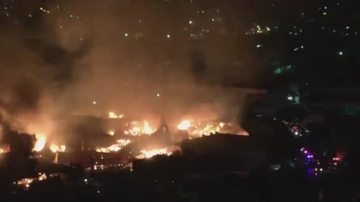 Philippines: Huge blaze sweeps through Quezon City