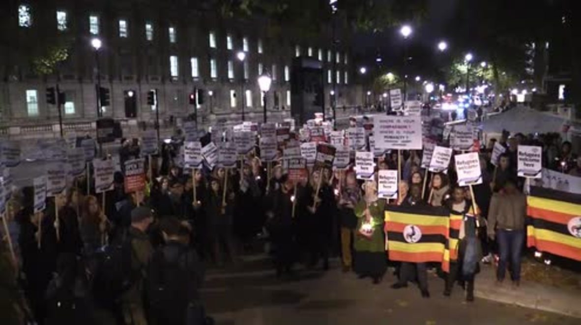 UK: Hundreds of pro-refugee protesters march on Downing Street