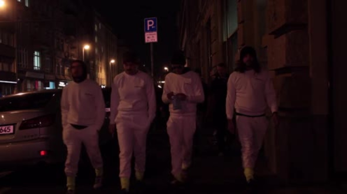Germany: Arts group member publicly injects heroin in Frankfurt performance piece