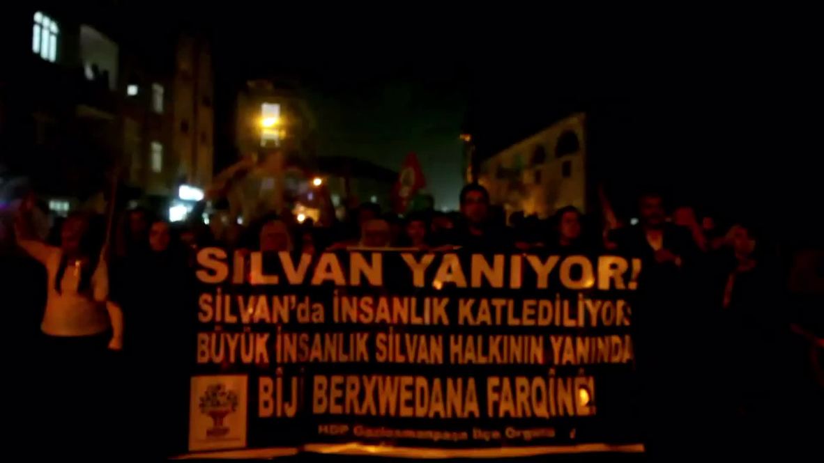 Turkey: Clashes erupt following vast 'anti-terror' operation in Istanbul
