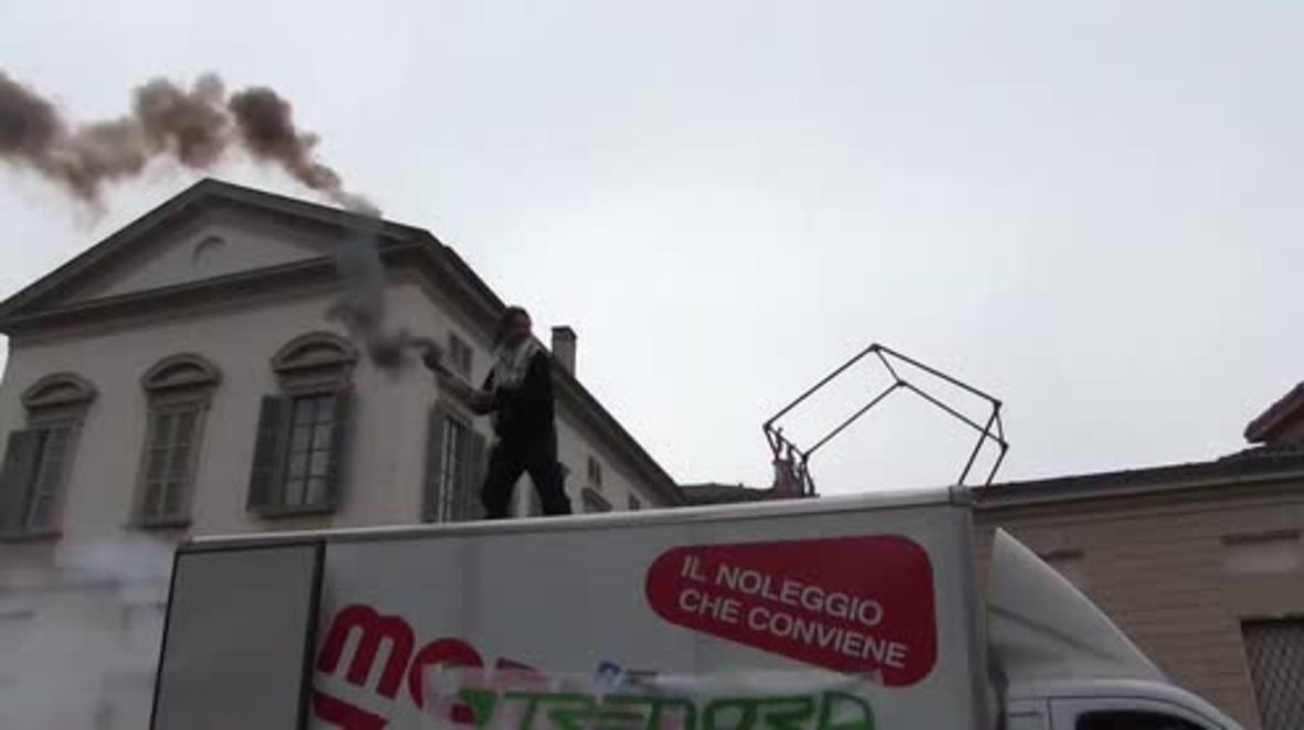 Italy: Protesters slam Renzi's 'Good School' reforms on Student Day in Milan