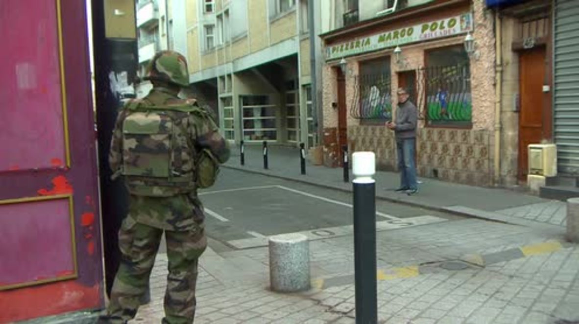France: Military lock-down French suburb in manhunt for terror 'mastermind'