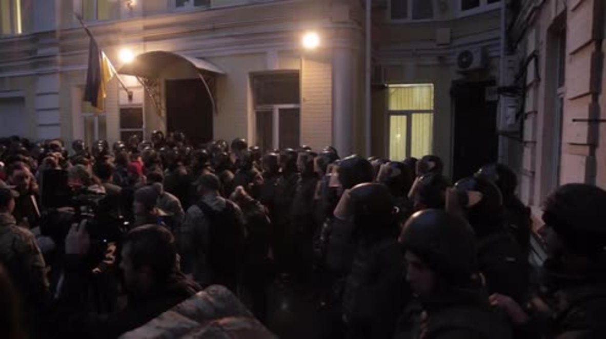 Ukraine: Protesters force Kiev court to free suspected Rada attacker Sergei Boiko