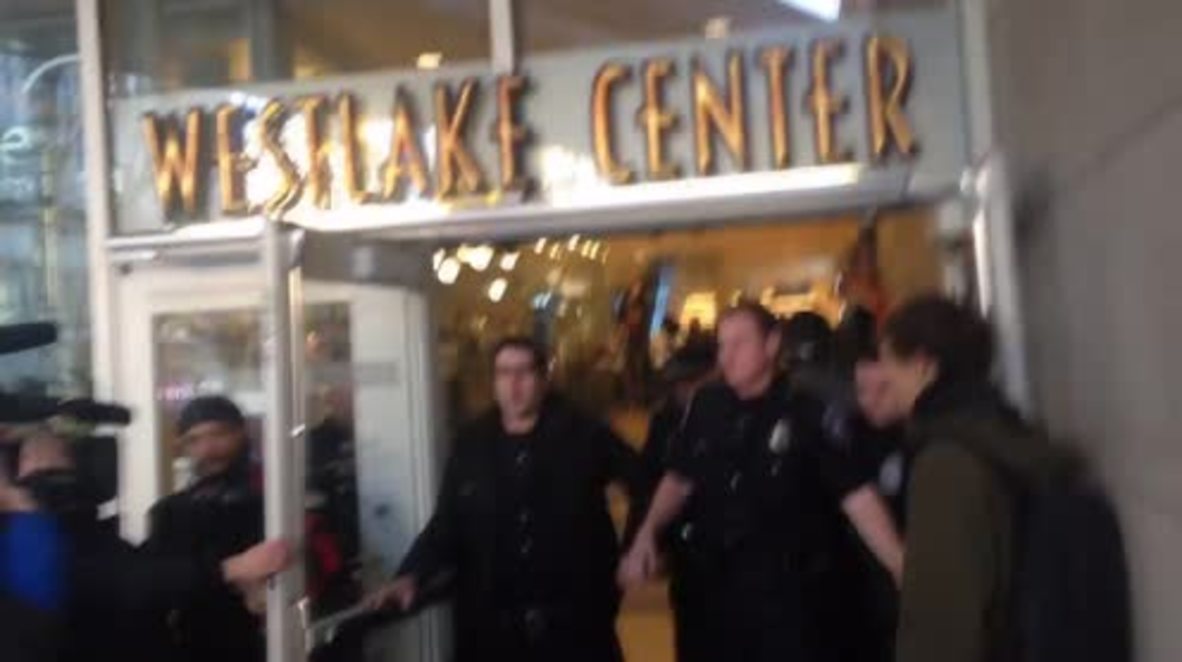 USA: Black Lives Matter protesters scuffle with police during Black Friday demo