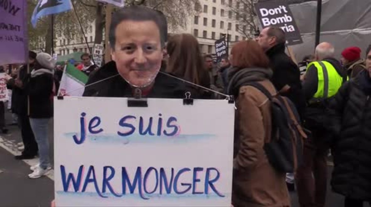 UK: Thousands say 'don't bomb Syria' outside 10 Downing Street