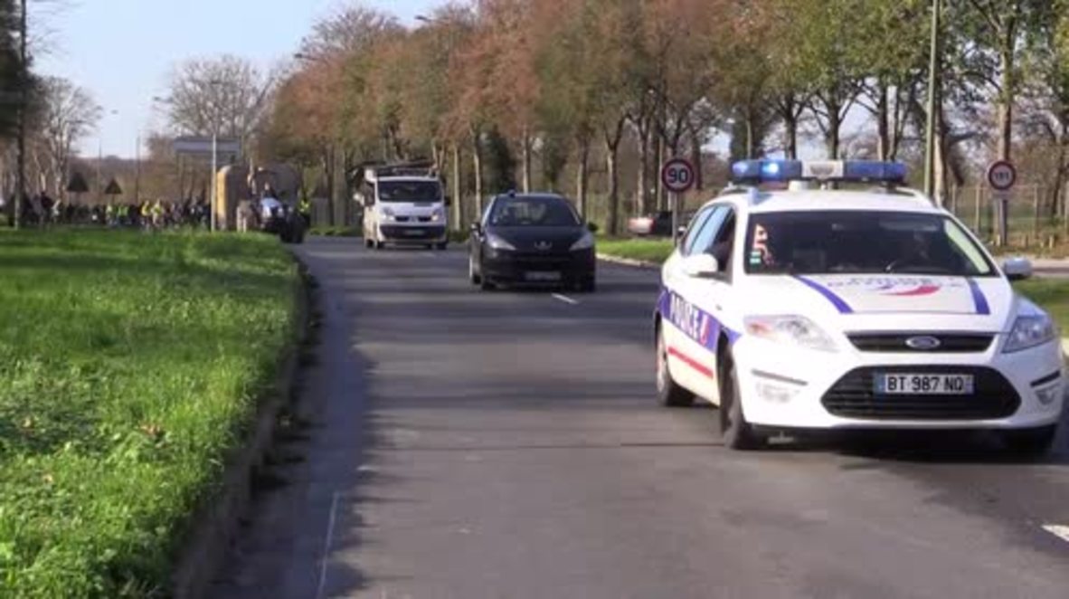 France: Anti-COP21 convoy arrives in Versailles from Saclay