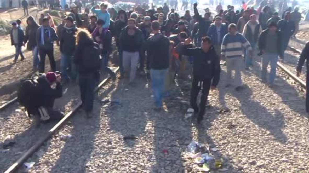 Greece: Somali, Iranian refugees protest at Idomeni demanding entry into Macedonia