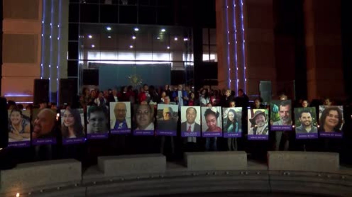 USA: Hundreds pay tribute to victims of San Bernardino shooting