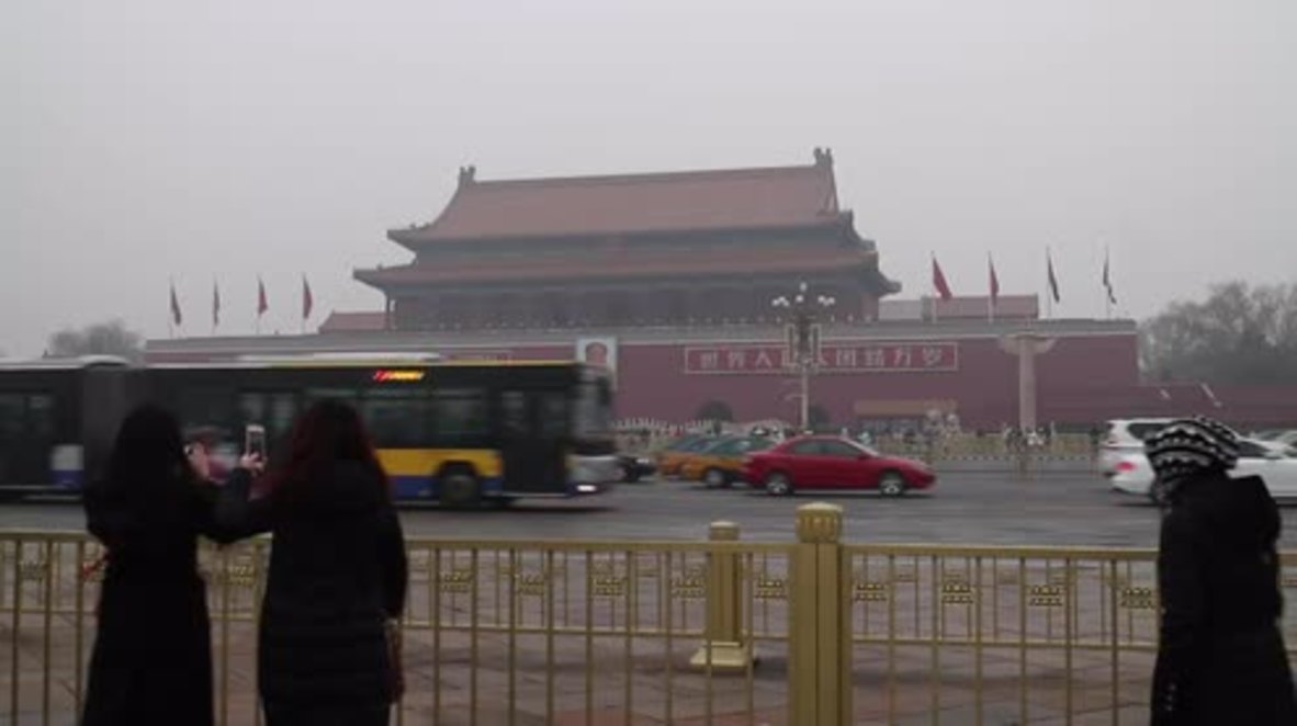 China: Beijing issues historic 'red alert' as pollution levels soar