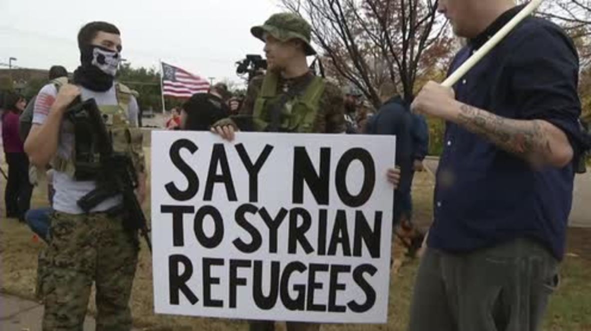 USA: Armed protesters stage anti-Islam rally in Texas