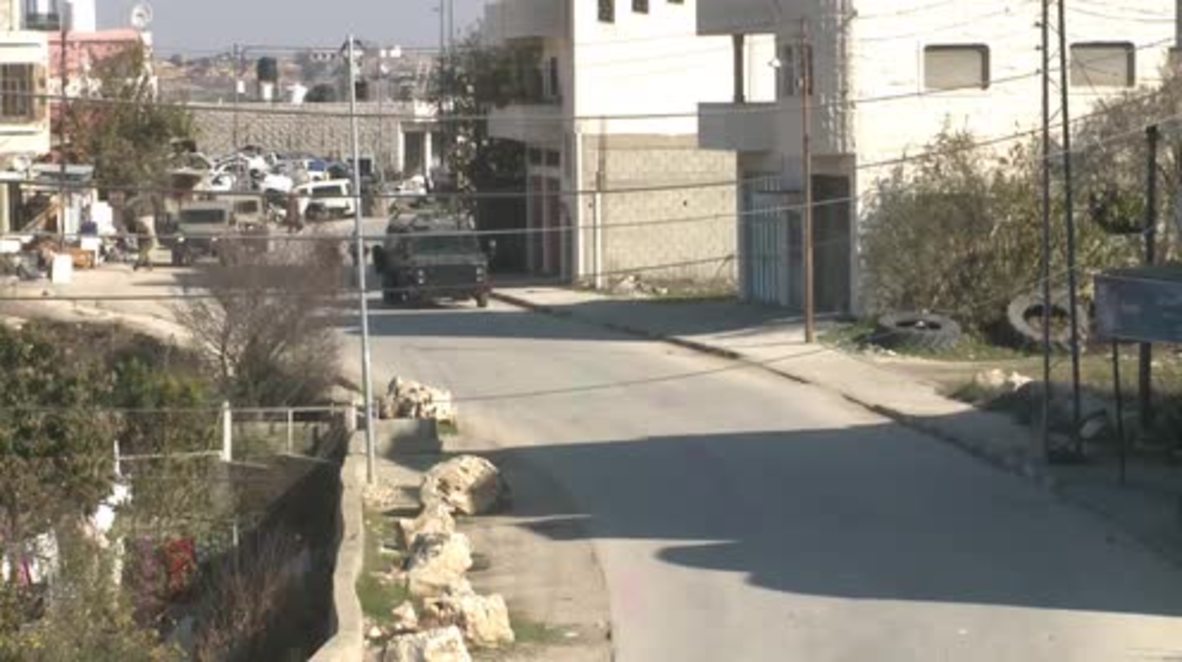 State of Palestine: Israeli forces clash with Palestinians after raiding homes in Halhul