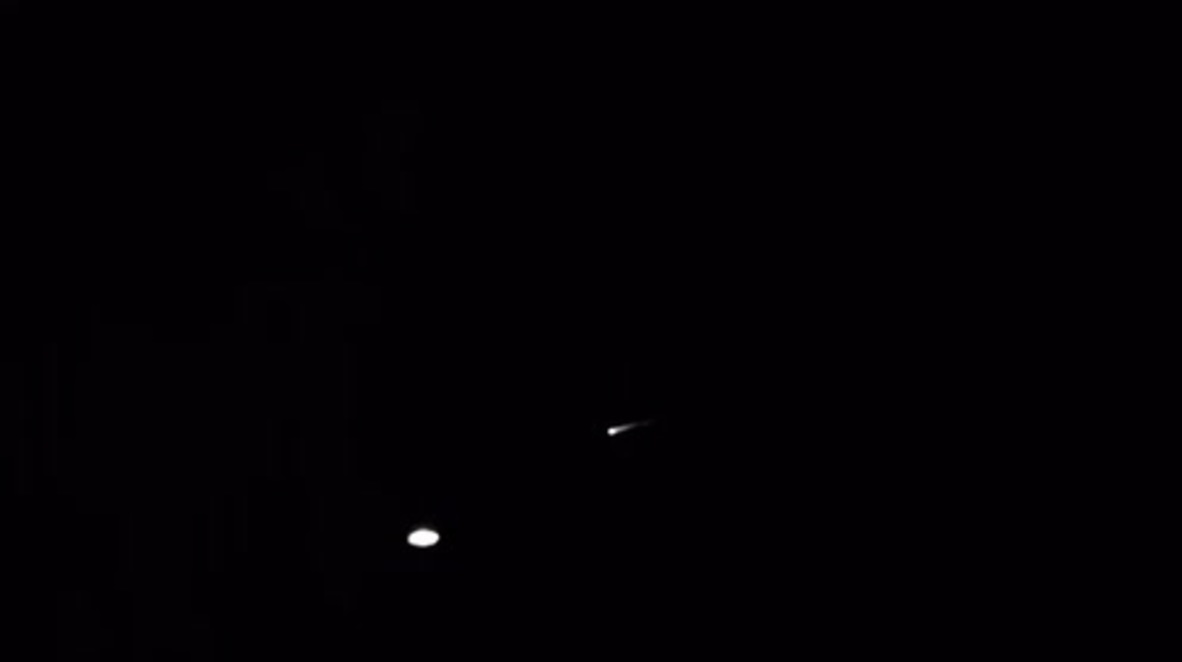 USA: Huge 'meteor' seen hurtling over Las Vegas skies