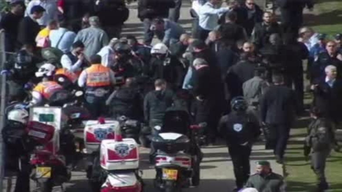 Israel: Three wounded by stabbing attack and Israeli gunfire in Jerusalem