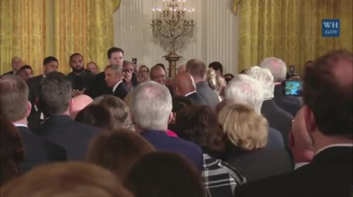 USA: Tearful Obama announces stricter gun controls