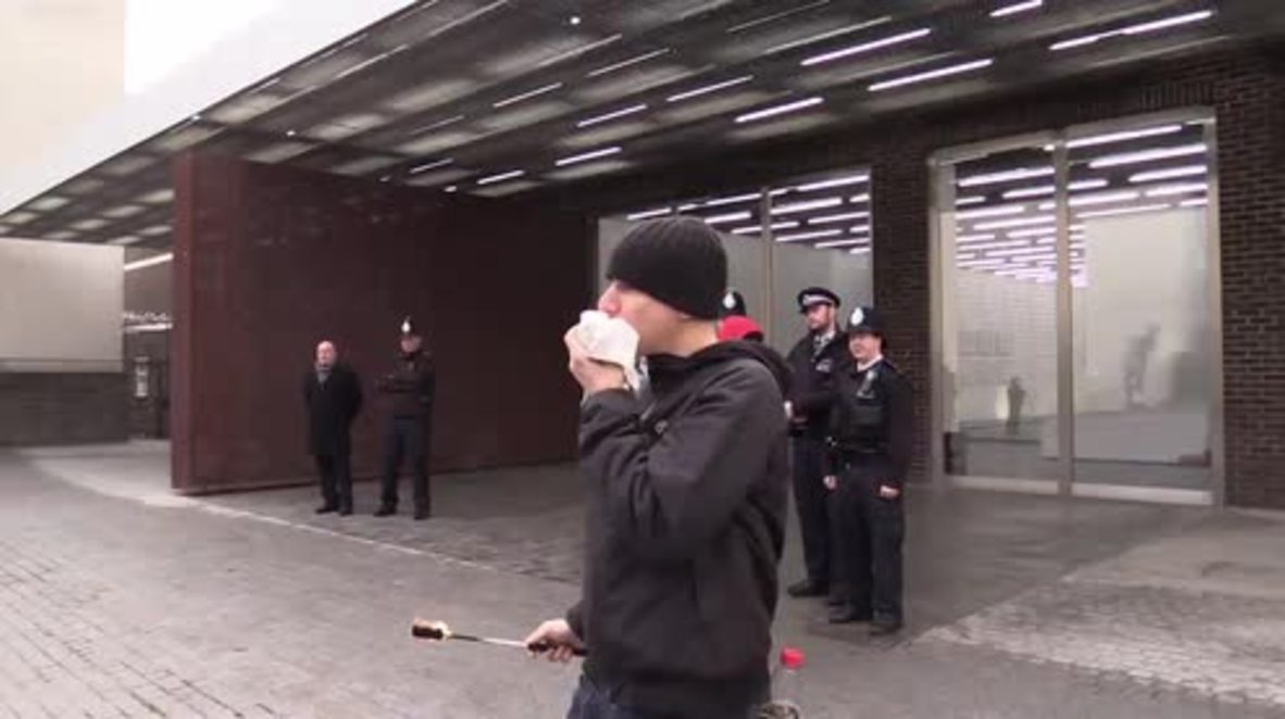 UK: 'Class War' hits London as anti-gentrification protesters kick footballs at police