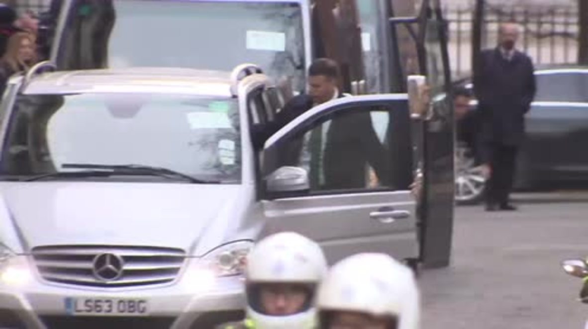 UK: Pro-Kurdish protesters scuffle with police during Turkish PM's visit to No.10