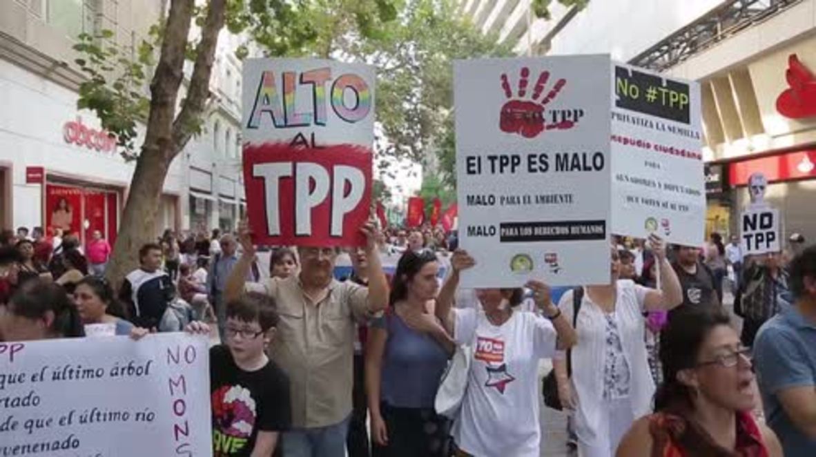 Chile: Thousands protest against TPP in Santiago