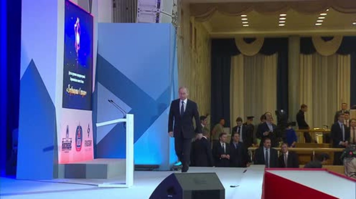 Russia: Putin heralds Russian Paralympic athletes at 'Return to Life Prize' awards