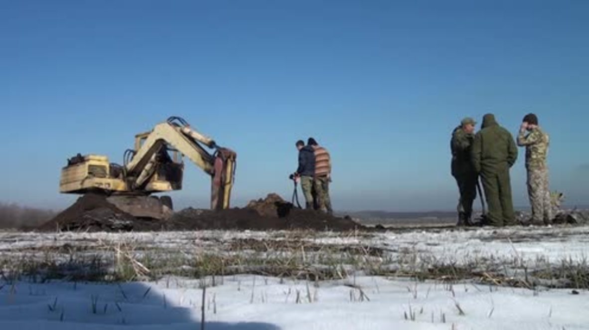 Russia: Downed WWII Petlyakov Pe-2 excavated identified, bones found