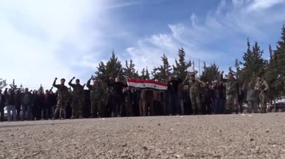 Syria: Volunteer troops train to fight Islamic State in Daraa