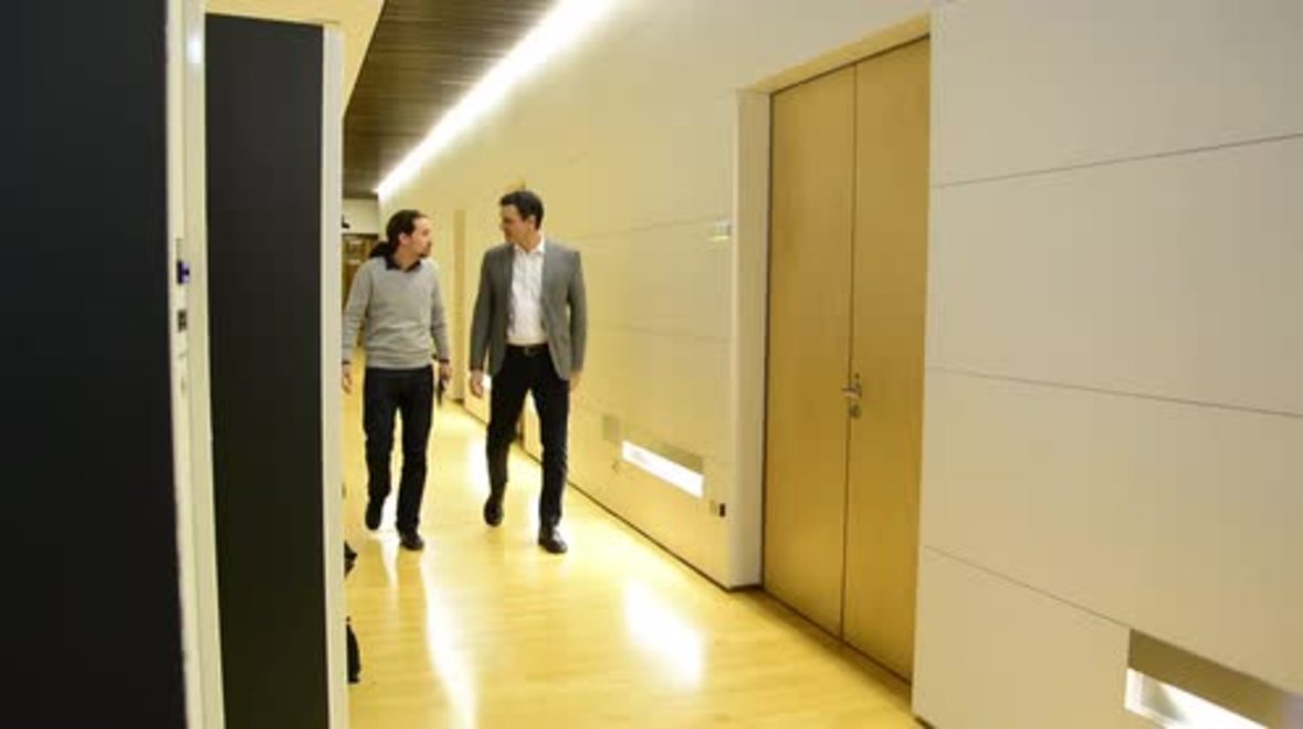 Spain: Podemos' Iglesias meets PSOE's Sanchez to discuss forming government