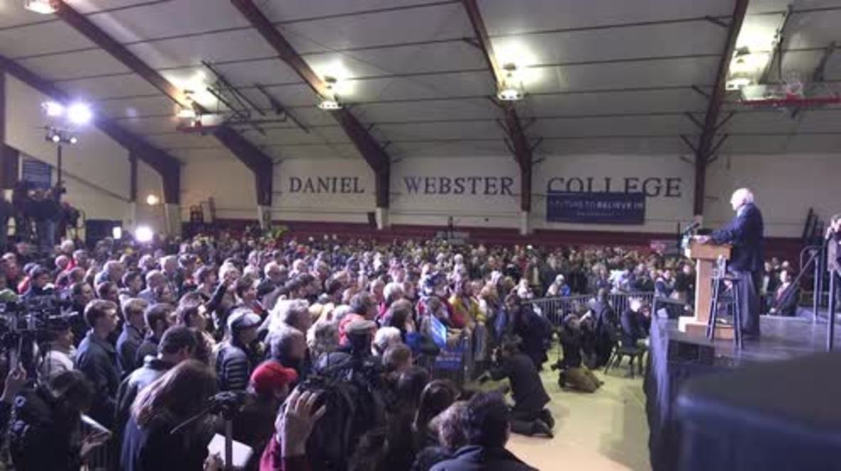 USA: Sanders slams Walmart for paying "starvation wage"