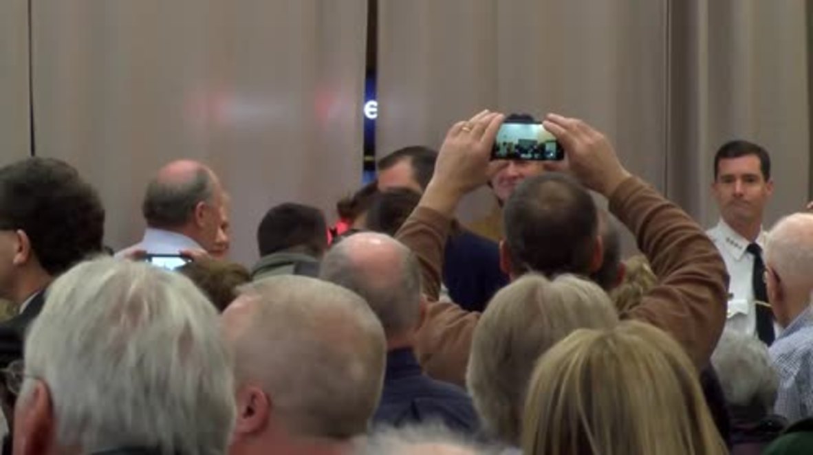 USA: Drafting women into military combat roles is nuts, says Cruz
