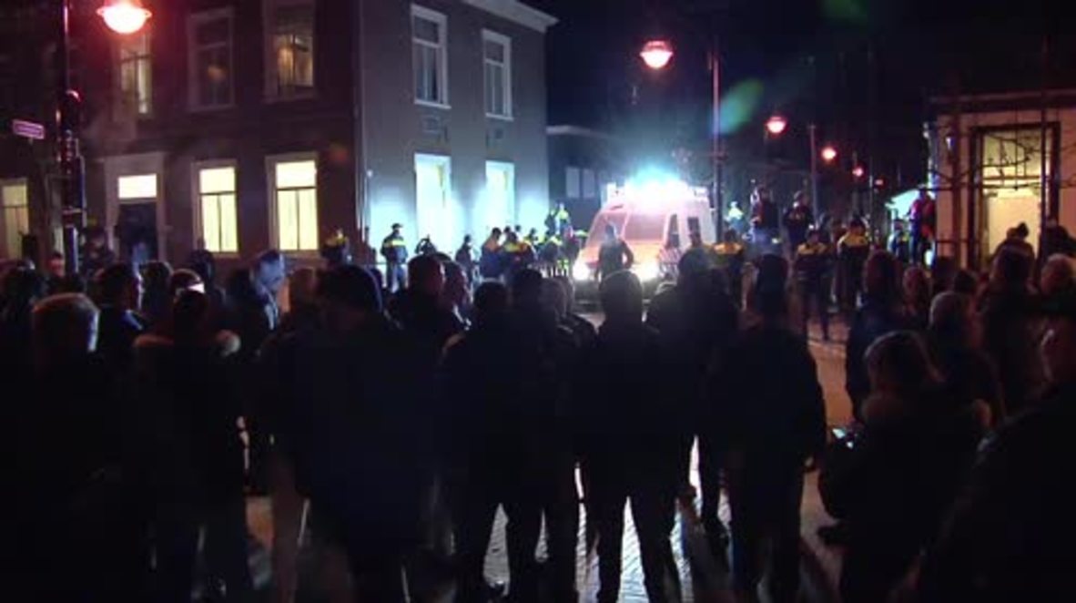 Netherlands: Mounted police protect Westland town hall from anti-refugee rally
