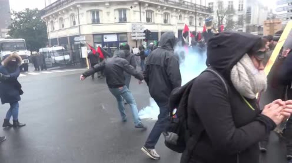 France: Anarchists defy state of emergency in Nantes with protest and paint-bombs