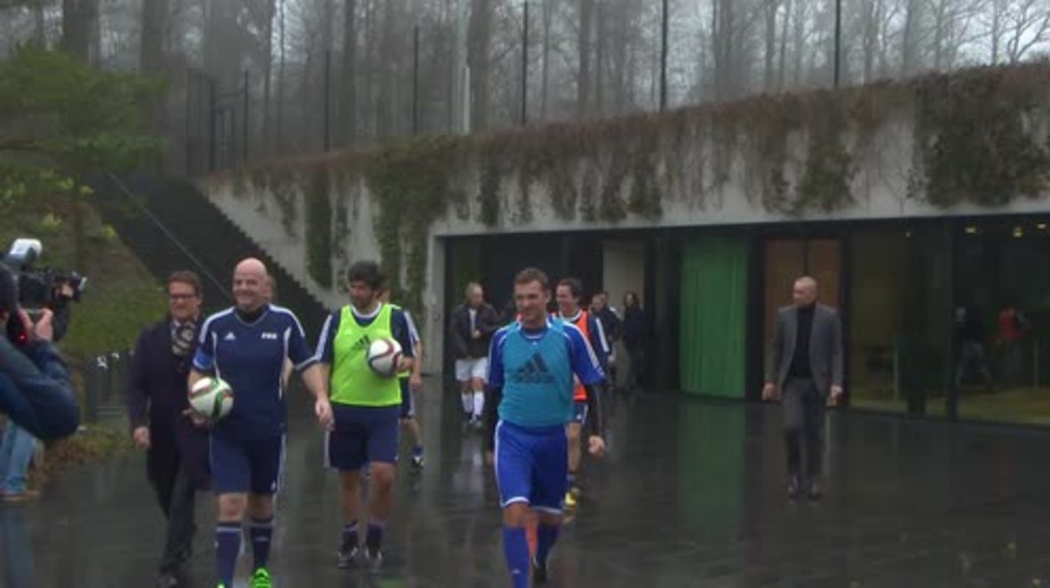 Switzerland: FIFA president Infantino plays friendly with football veterans